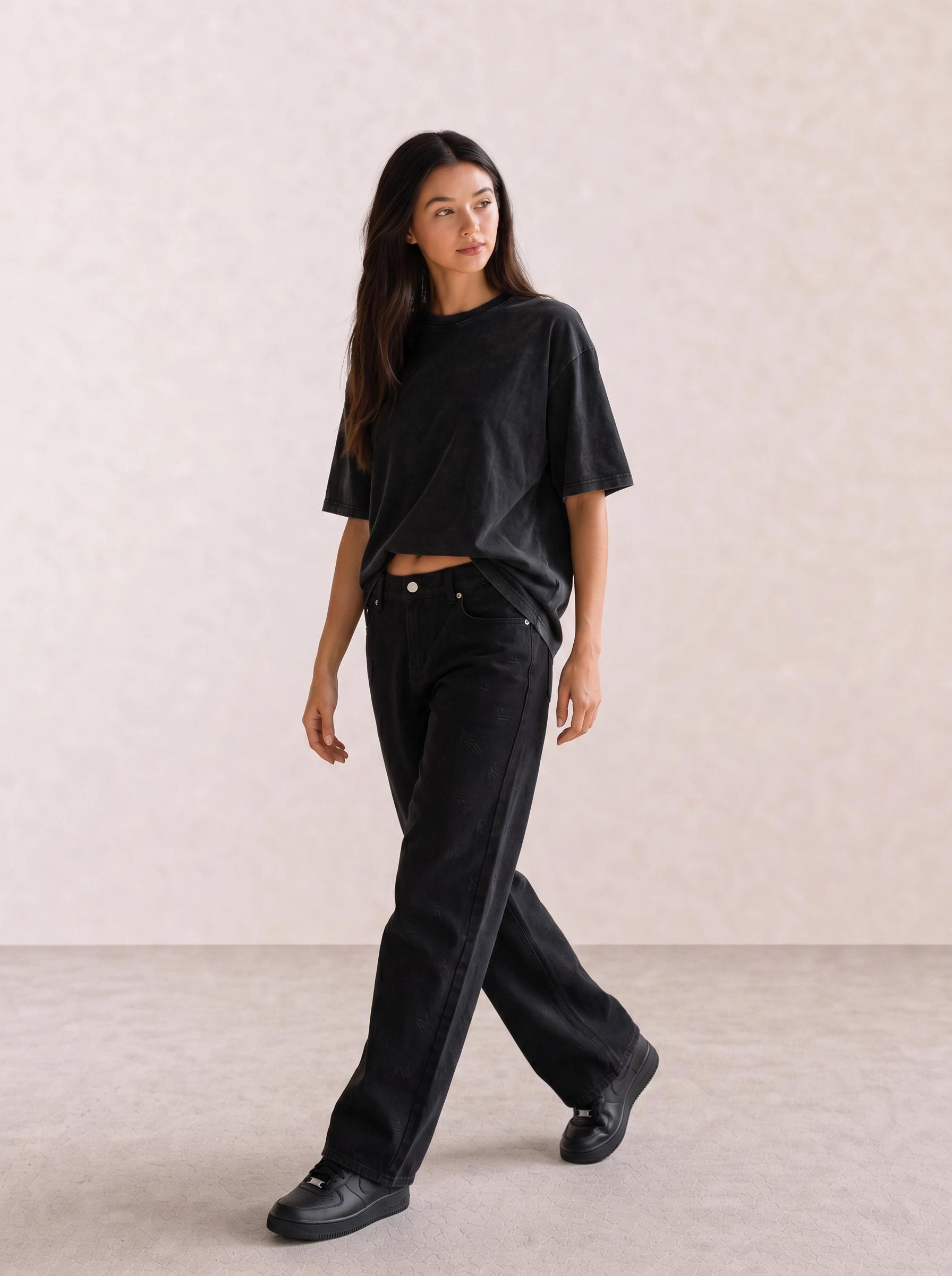 Oversized Washed Tee & Baggy Black Jeans