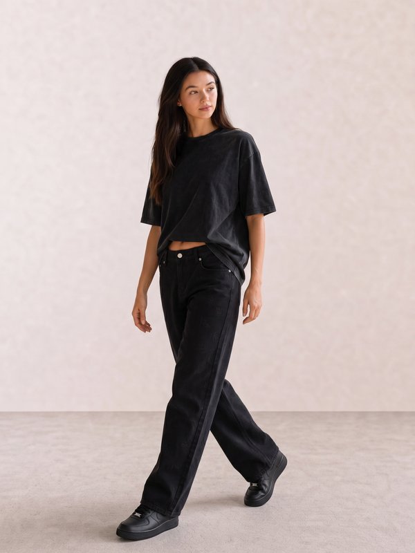 Oversized Washed Tee & Baggy Black Jeans