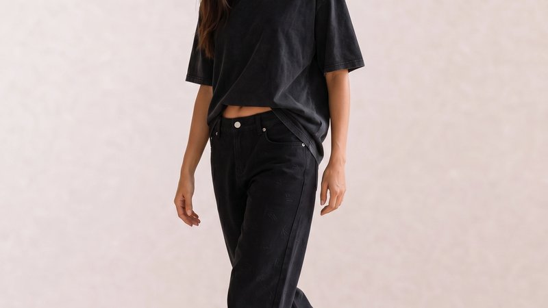 Casual Black Outfits: Everyday Looks That Aren't Trying Too Hard