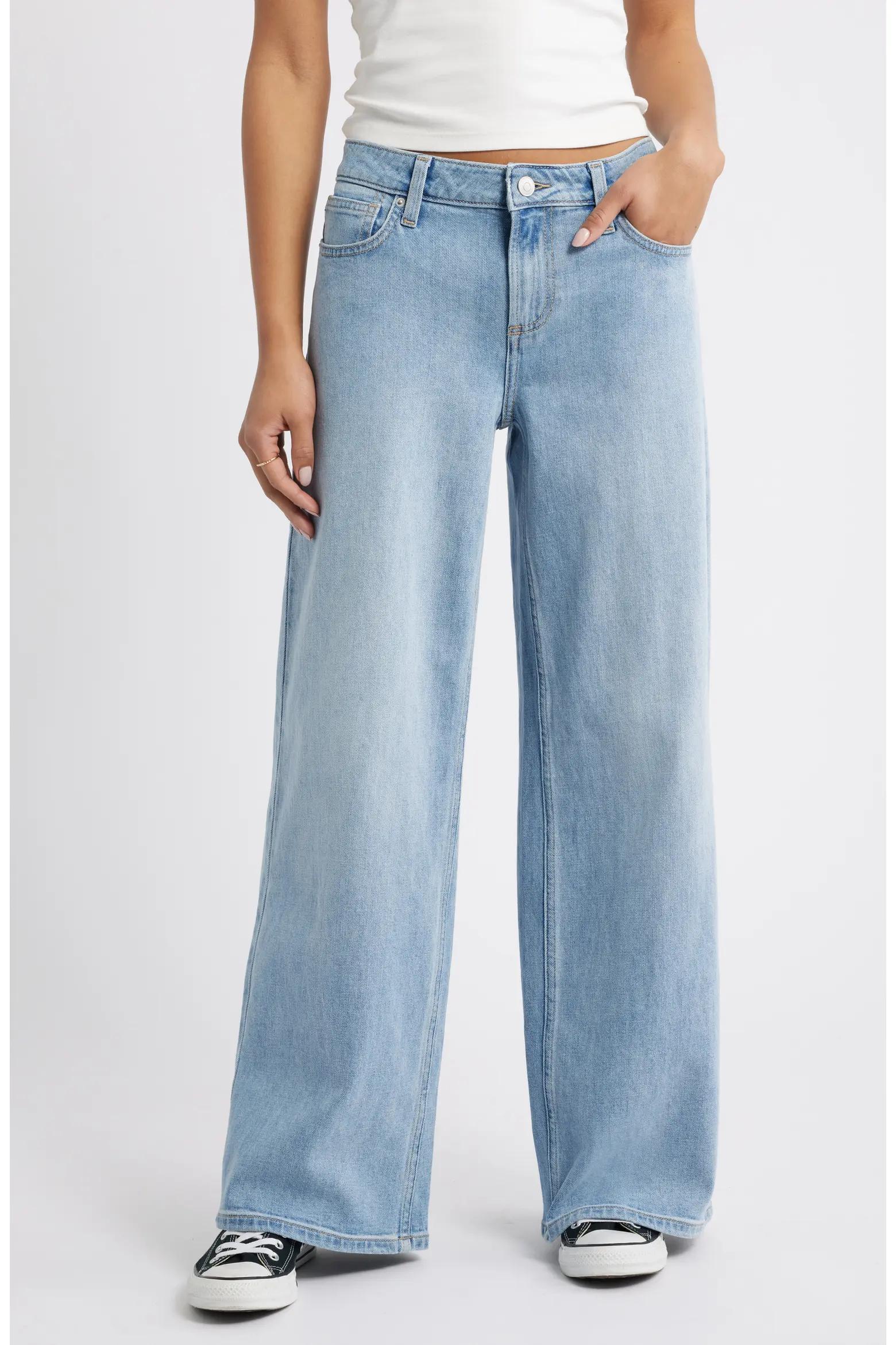 Light Wash Wide-Leg Jeans