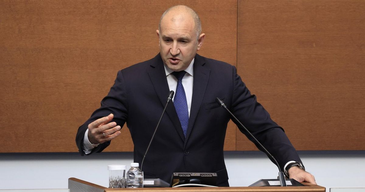 Радев: Работи се по електронен регистър за цените на храните