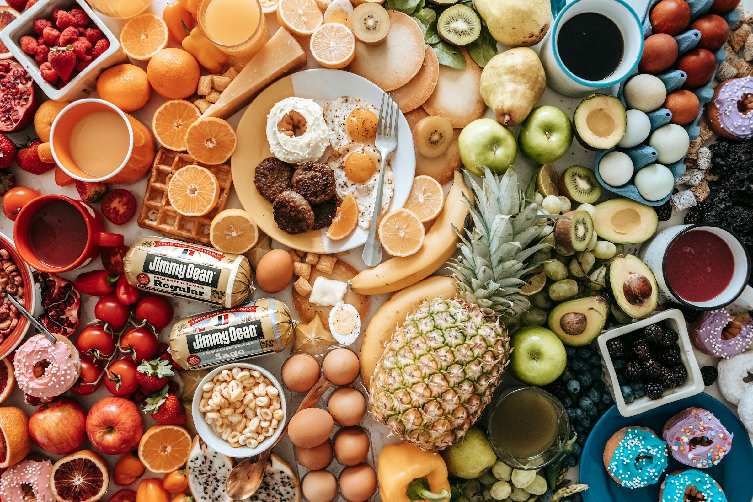 Abondance de fruits, légumes et produits frais du marché vus du dessus