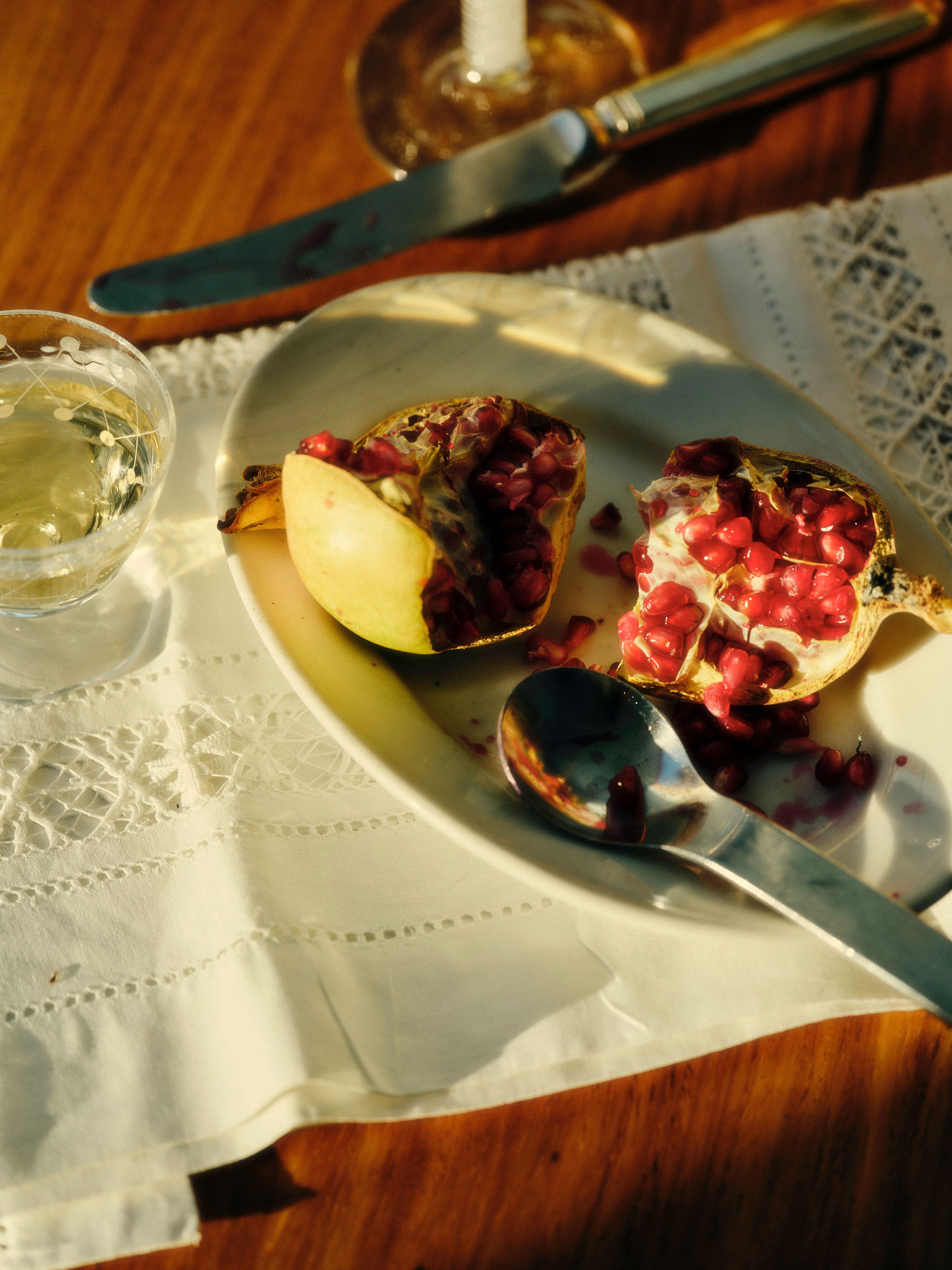 A plate and fruit
