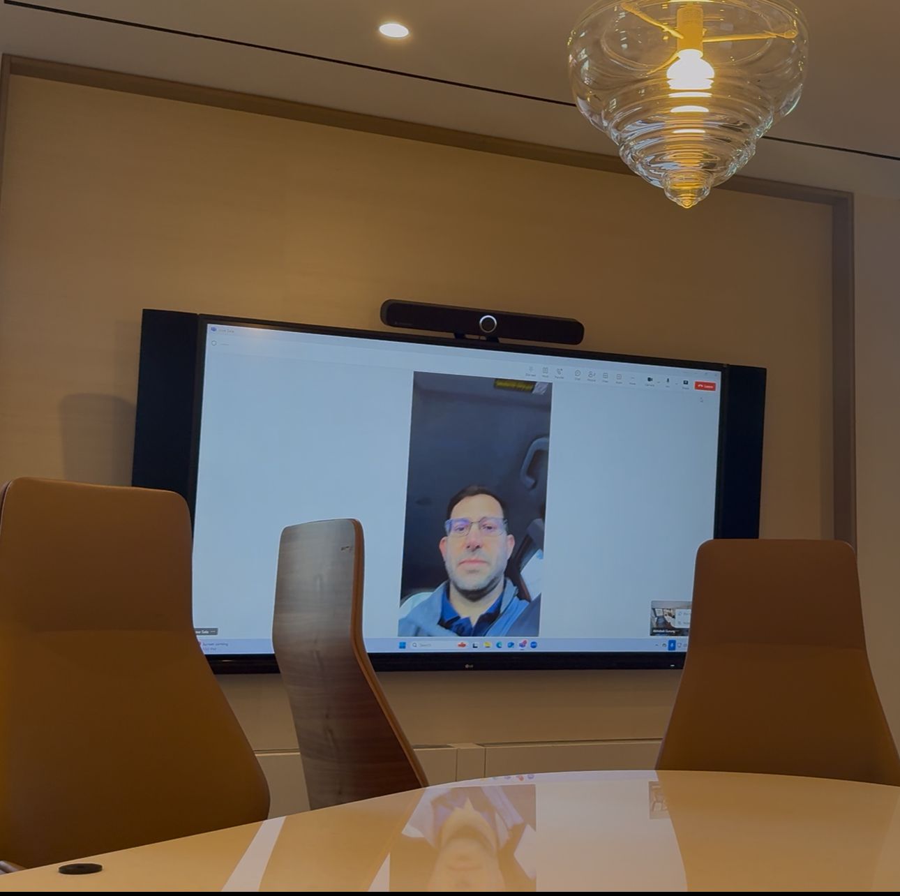 ConferenceRoom_ Logitech_Videobar