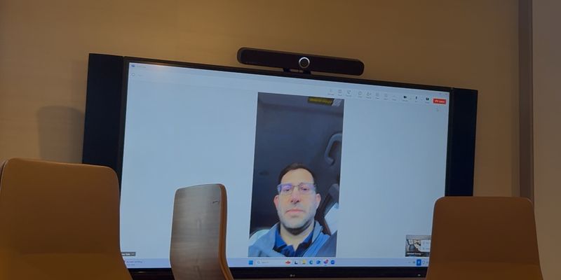 ConferenceRoom_ Logitech_Videobar