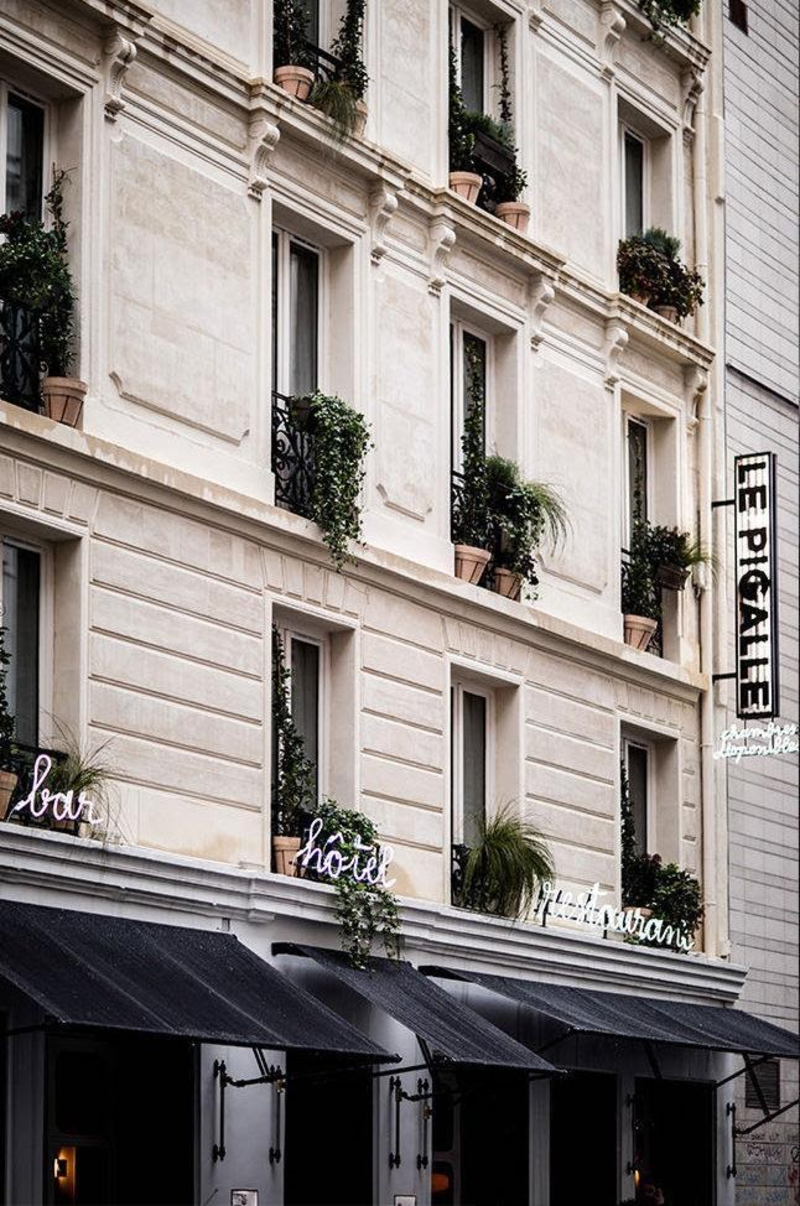 Hotel Le Pigalle Paris, Design Hotels: How to turn a bad review into a selling point and unprecedented success