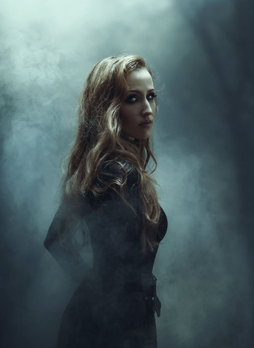 Laura-by-Iseris-art.de-Kopie-min