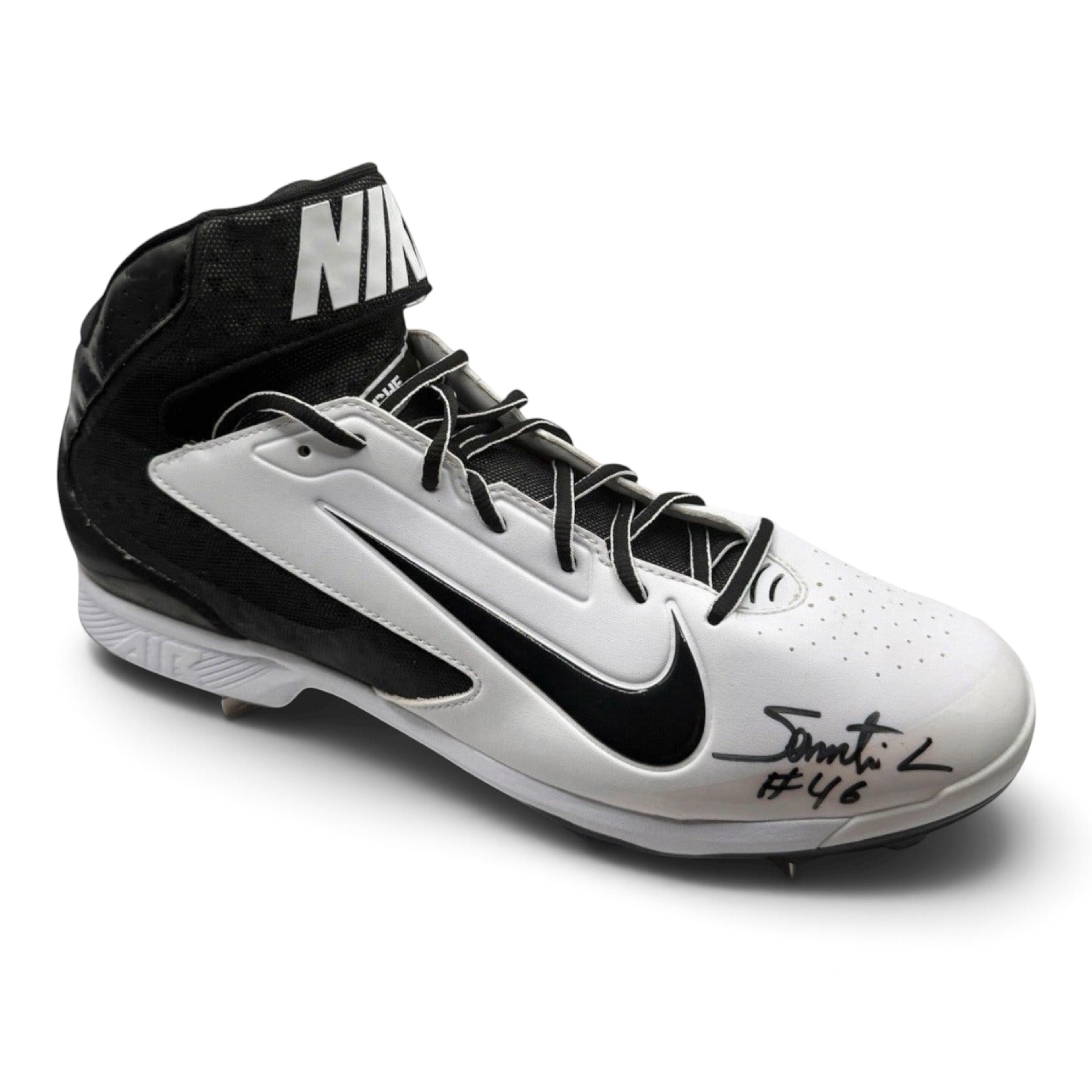 Signerad Nike baseballsko (cleat) av Santiago Casilla 