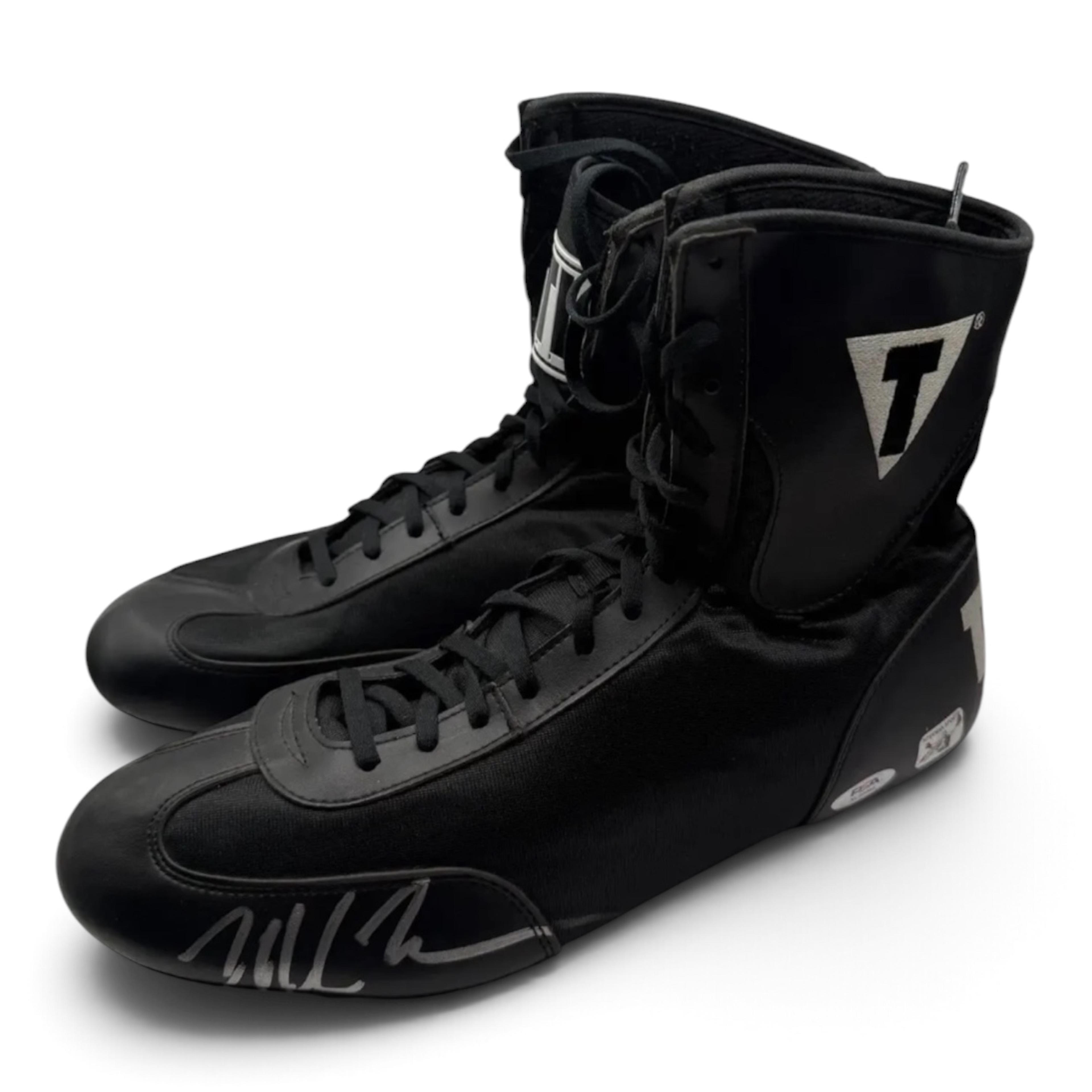 Mike Tyson signerade boxningsskor 