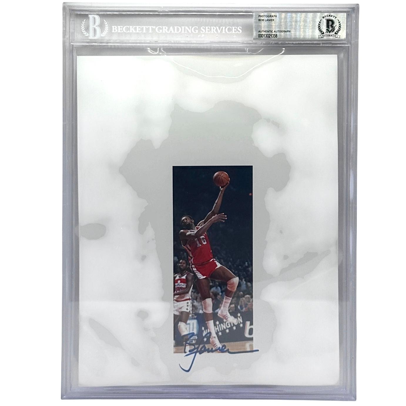 Bob Lanier – Signerat foto 21,6 × 27,9 cm | Detroit Pistons Beckett
