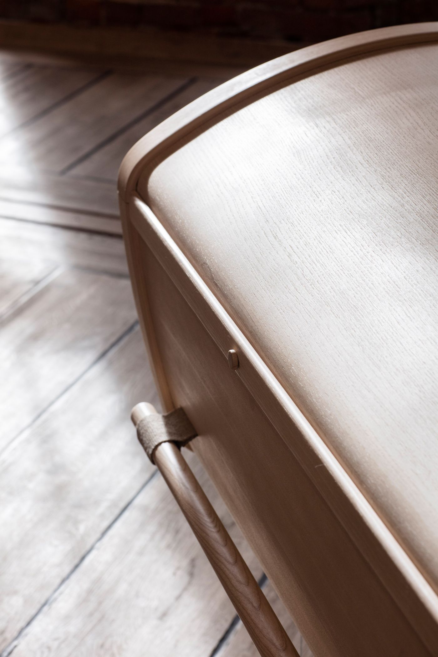 Gently rounded organic coffin by Anker Bak for Fredahl Rydéns