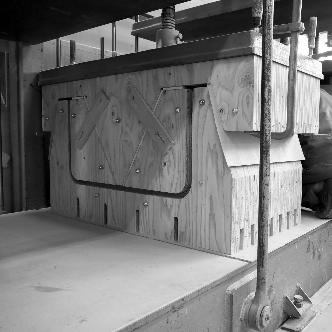 Process of Indsande oak daybed by Anker Bak for Takumi Kohgei