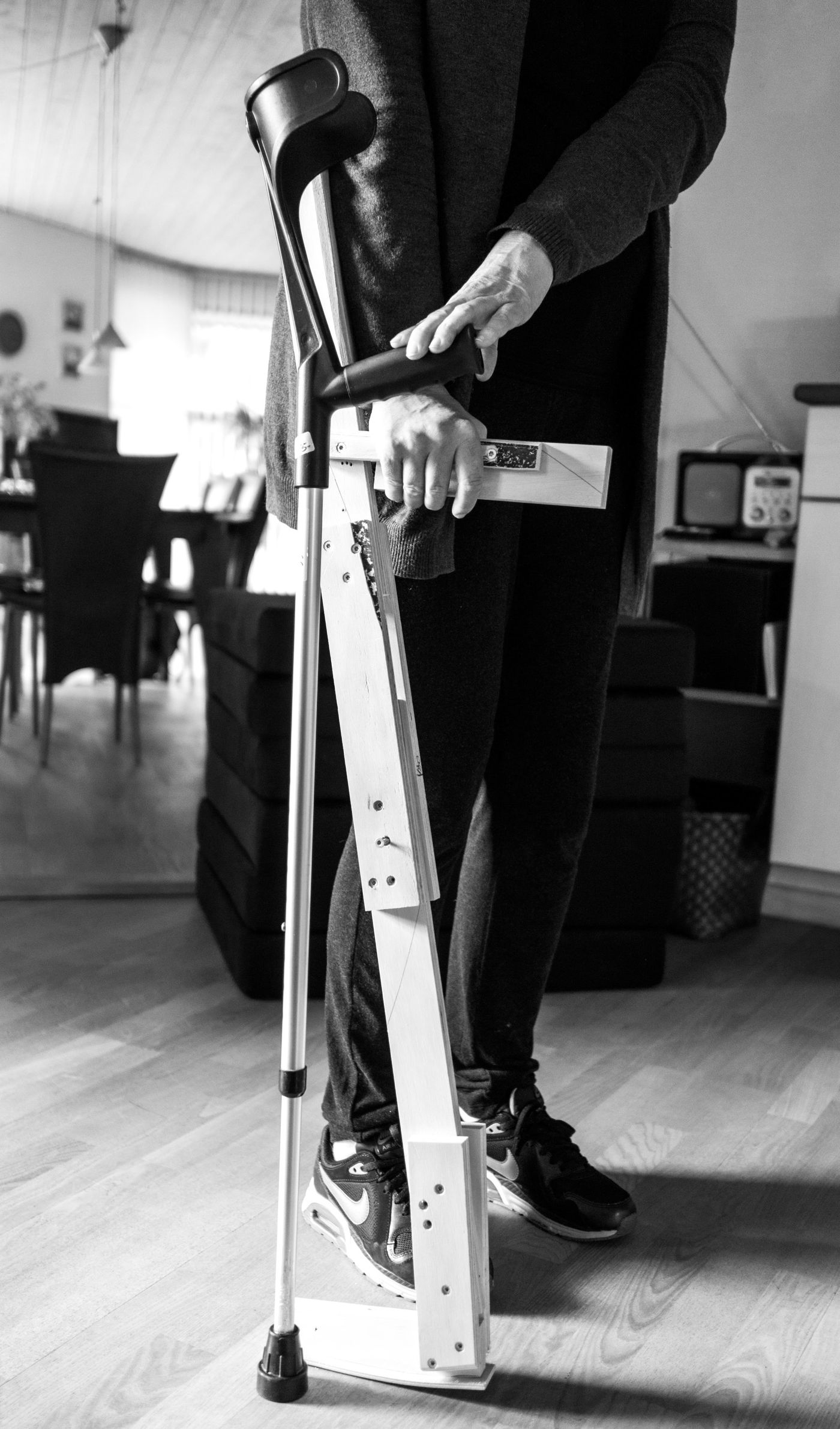 Process of the lightweight molded-wood VÆRDIG rolling crutch by Anker Bak