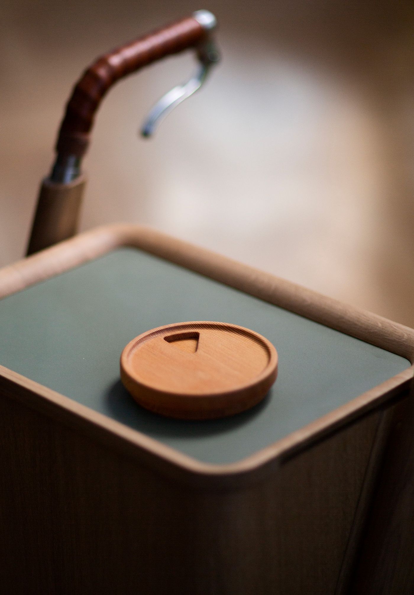 Yōbi round wooden pillbox in oak designed by Anker Bak