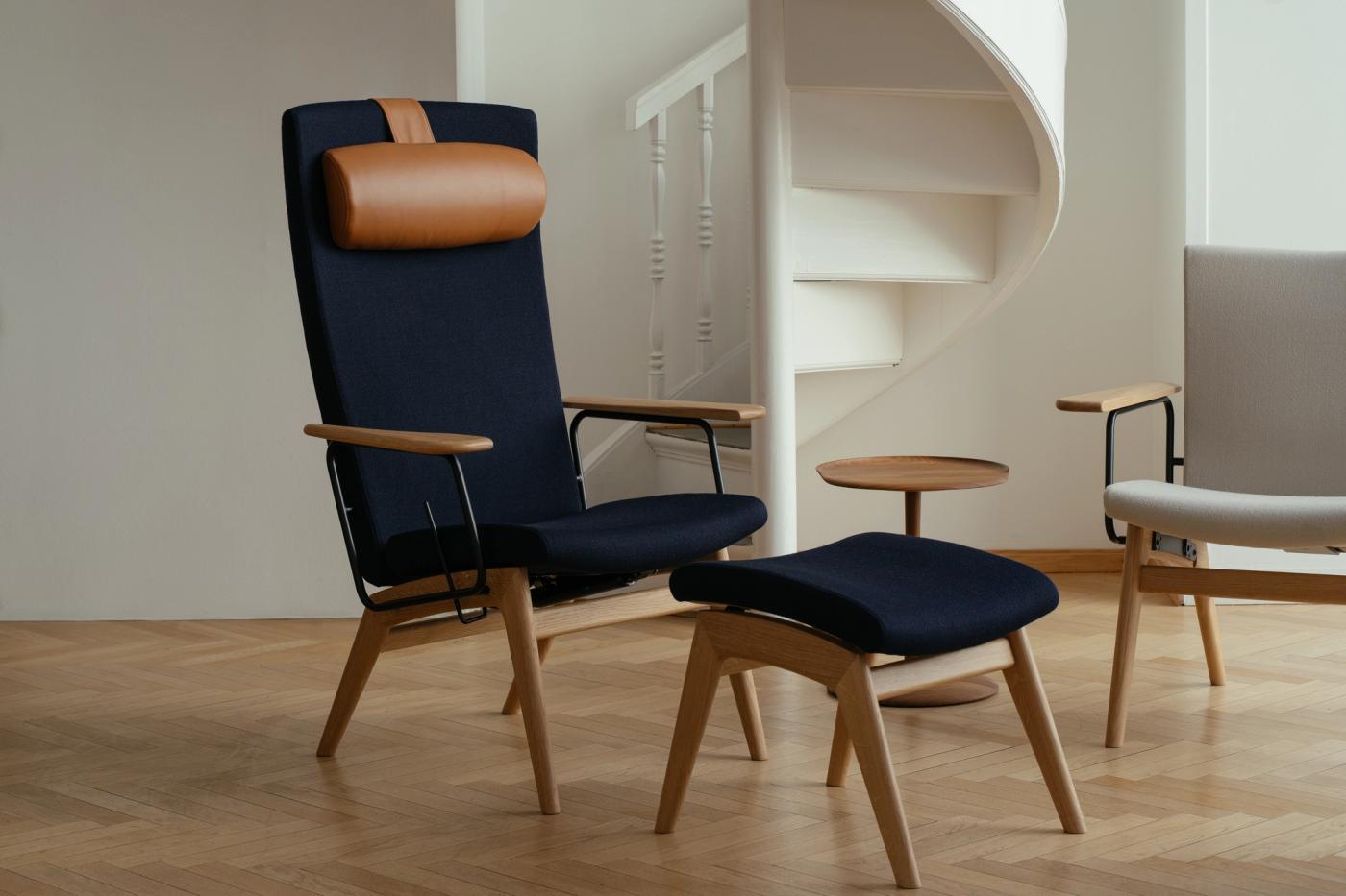 Hiro recliner lounge chair for healthcare environments designed by Anker Bak