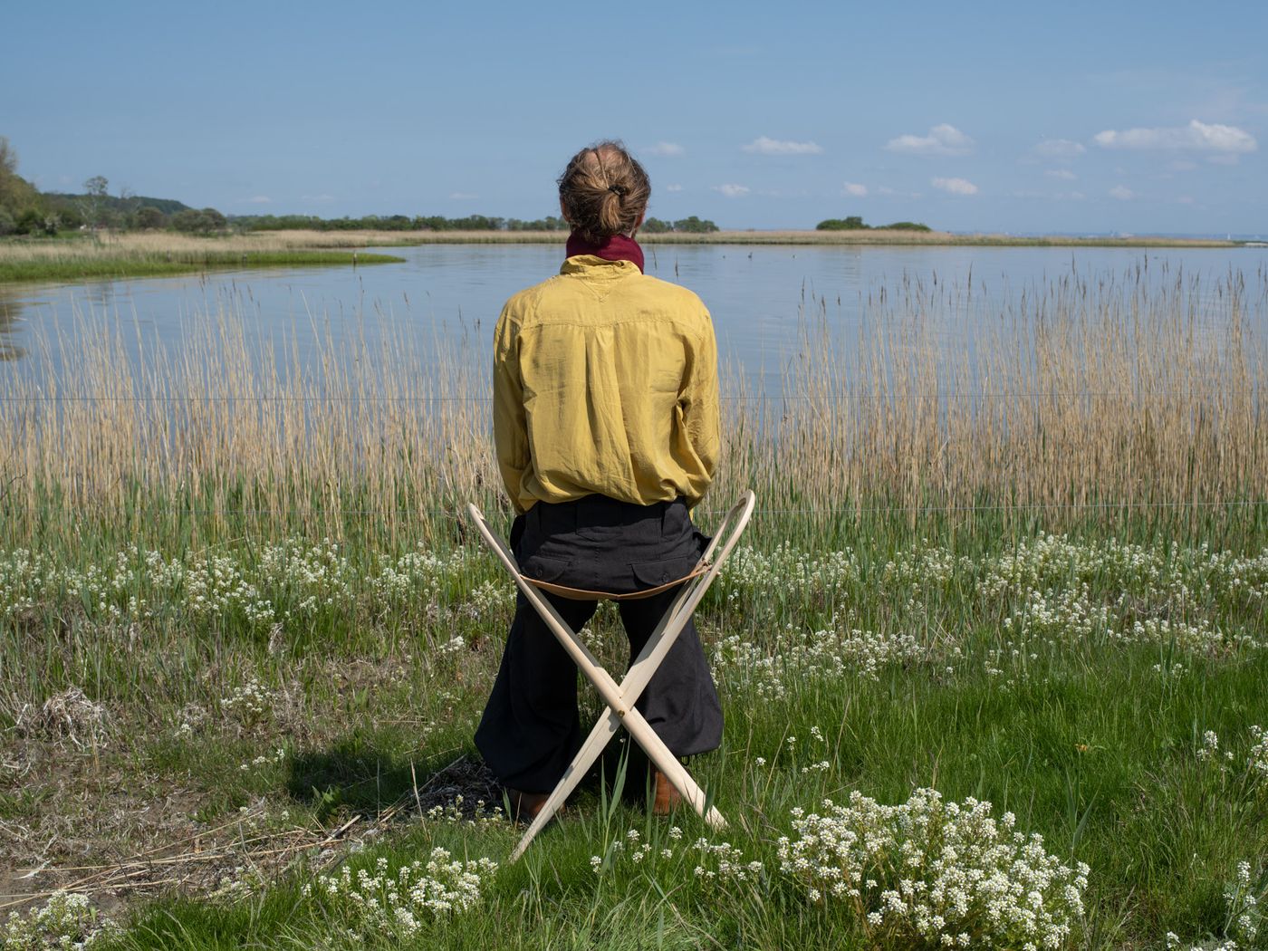 SNILD folding sitting cane that transforms from walking cane to stool