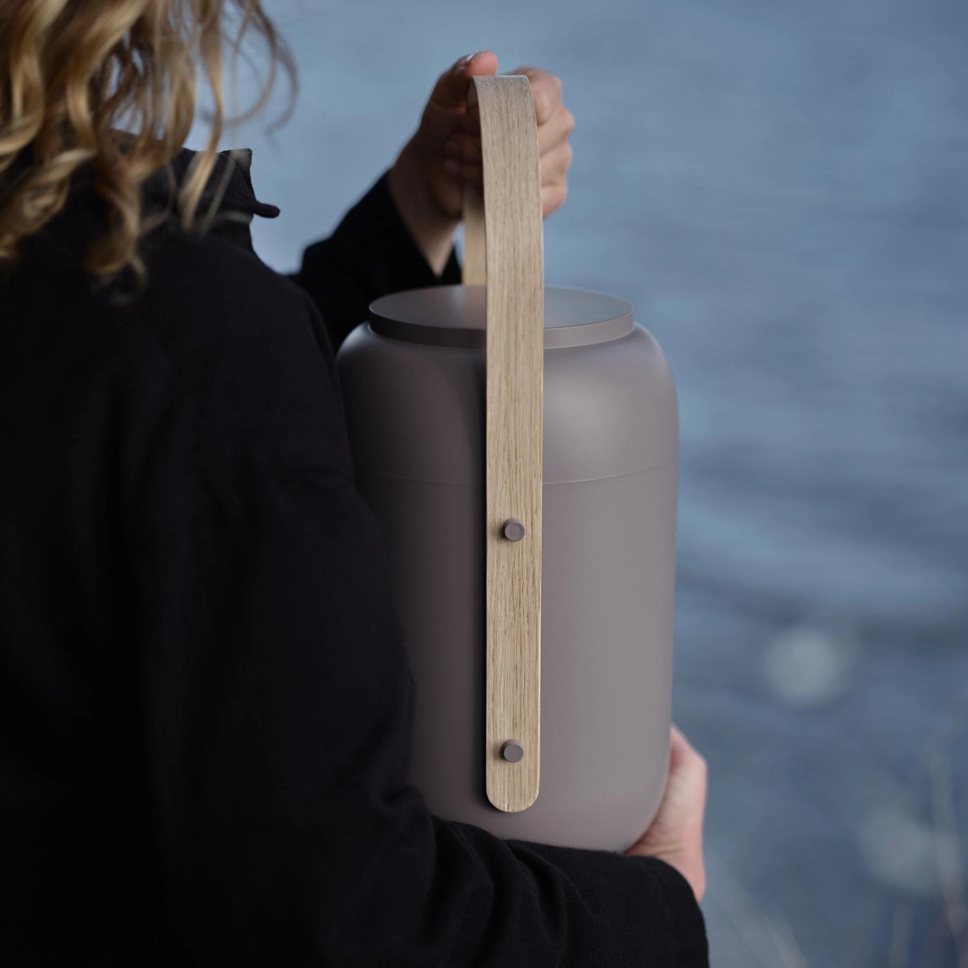 Minimalist modern urn by Anker Bak for Völsing KG