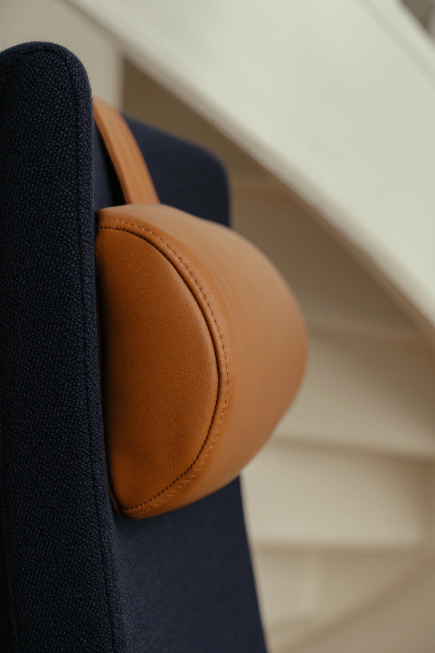 Hiro recliner lounge chair for healthcare environments designed by Anker Bak