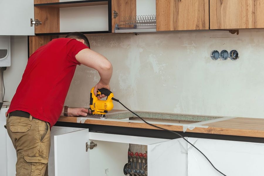 Repair or resurface? Cobble Creek Countertops helps Utah homeowners choose the best option for lasting results, cost savings, and updated style.