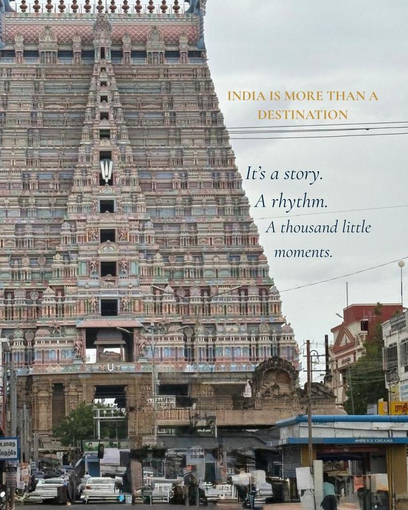 Der Tempelturm von Srirangam über den Straßen der Stadt