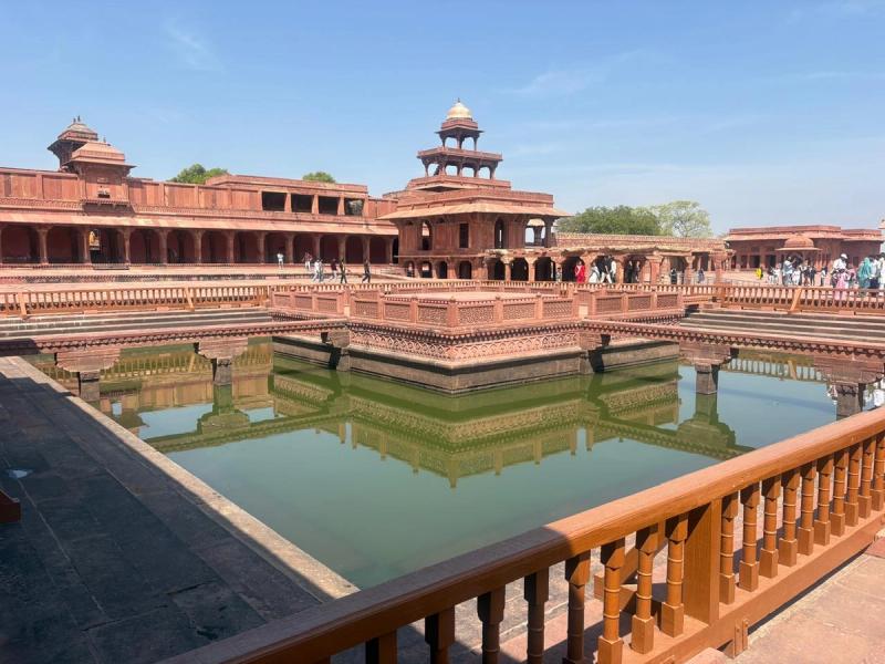 Der Panch Mahal und das Wasserbecken von Fatehpur Sikri
