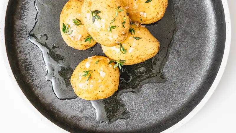 Hyldeblomst glaserede kartofler | 15 måder at servere kartofler på | Gastrologik