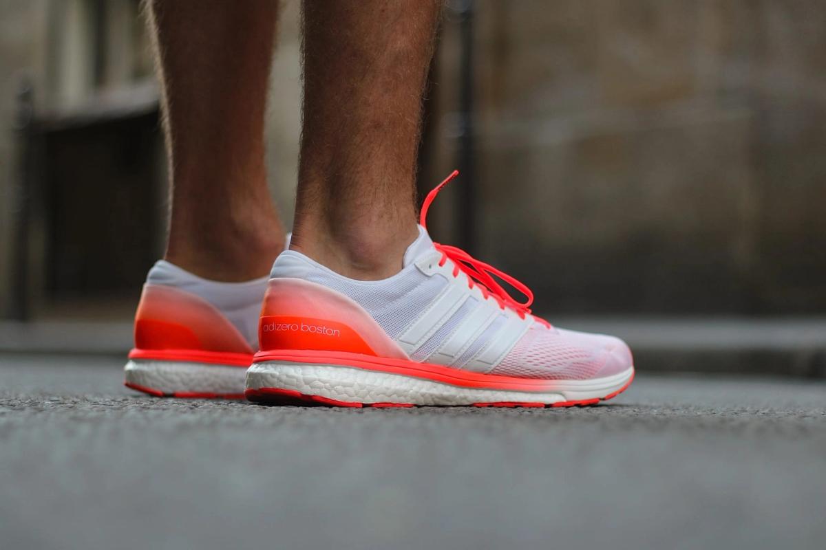 adidas running adizero boston boost Couleur White/ White/Solar Red (AQ5990) Couleur Vapour Pink/Vapour Pink/Solar Red (AQ5993)