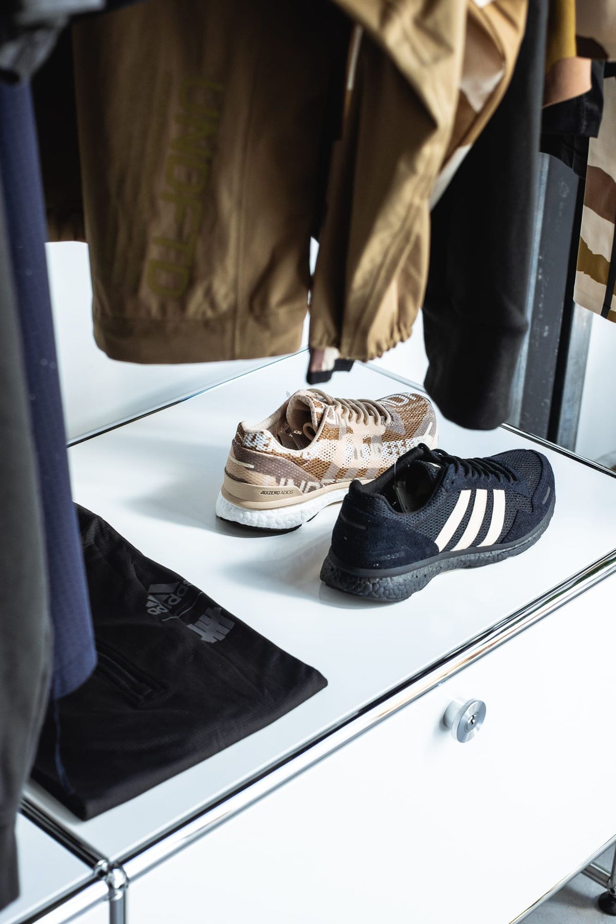 BONNE POMPE : ADIZERO ADIOS 3 PAR UNDEFETEAD <3 DISTANCE RUNNING STORE