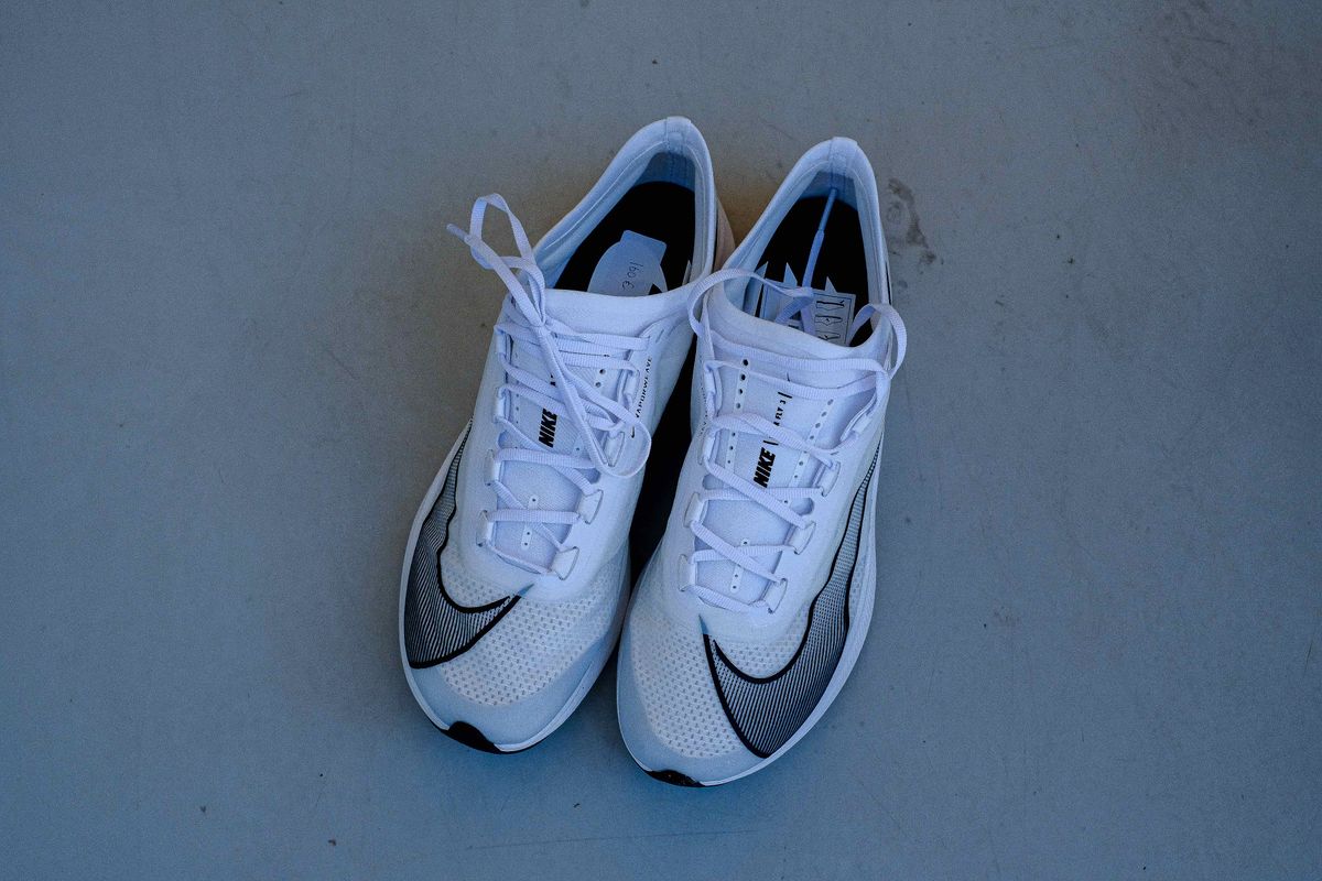 NIKE ZOOM FLY 3