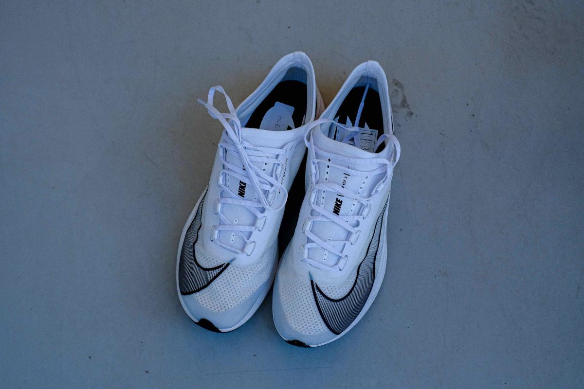 NIKE ZOOM FLY 3