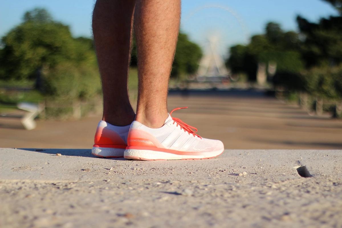 adidas running adizero boston boost Couleur White/ White/Solar Red (AQ5990) Couleur Vapour Pink/Vapour Pink/Solar Red (AQ5993)