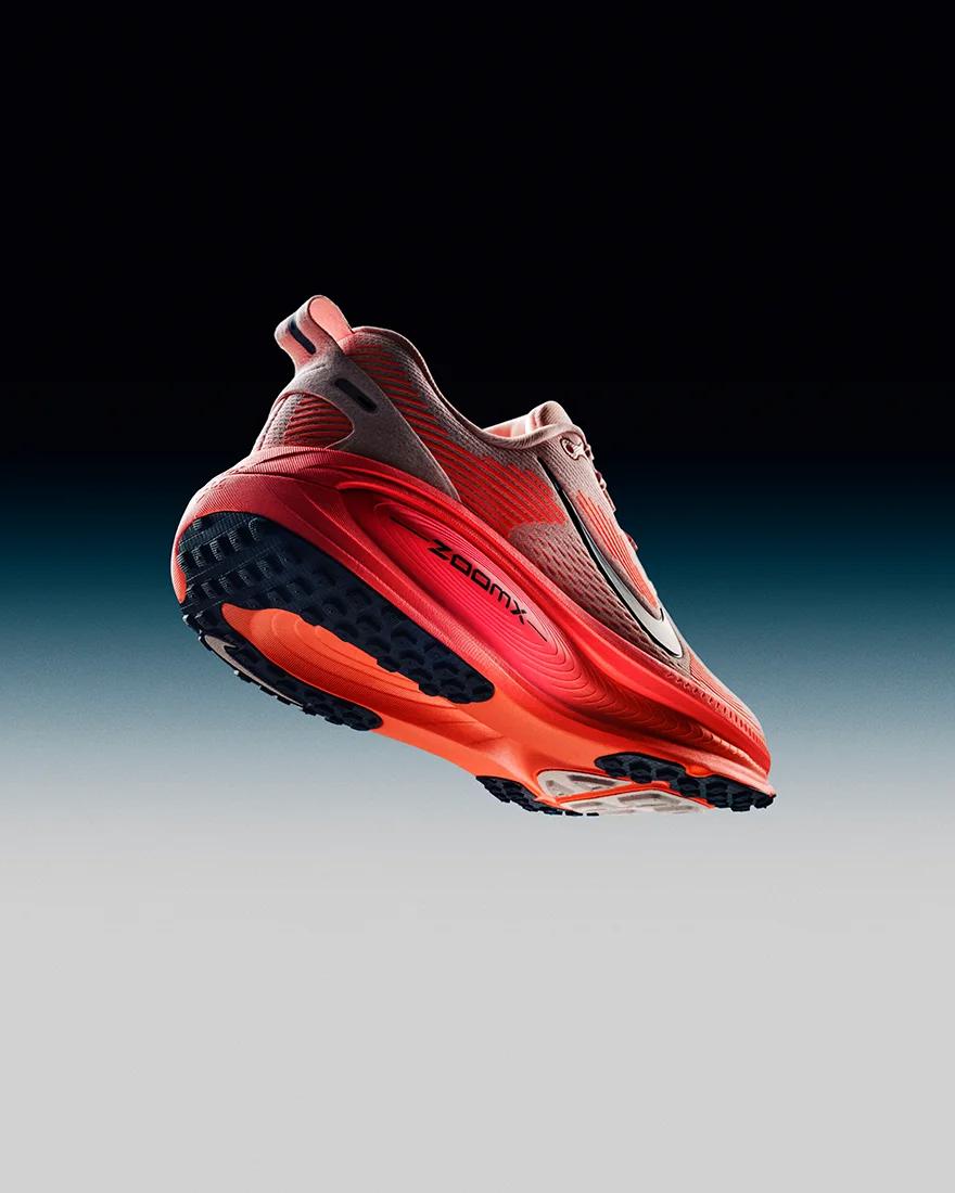 NIKE RUNNING VOMERO 18 matos