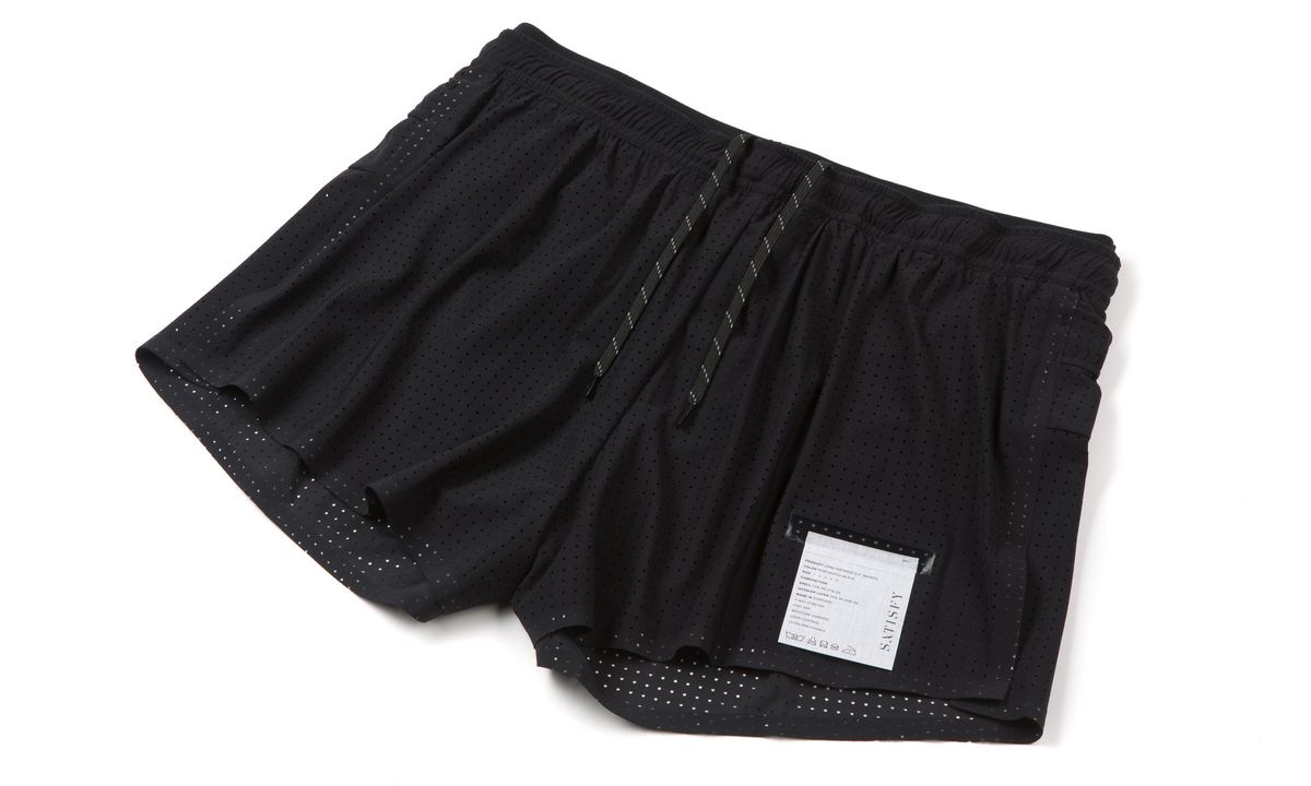 satisfy-long-distance-2-5-shorts-perforated-black-frontside