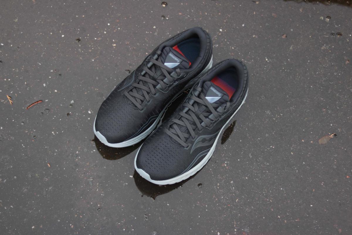 CONCOURS SAUCONY Kinvara 11 blackout black out azura