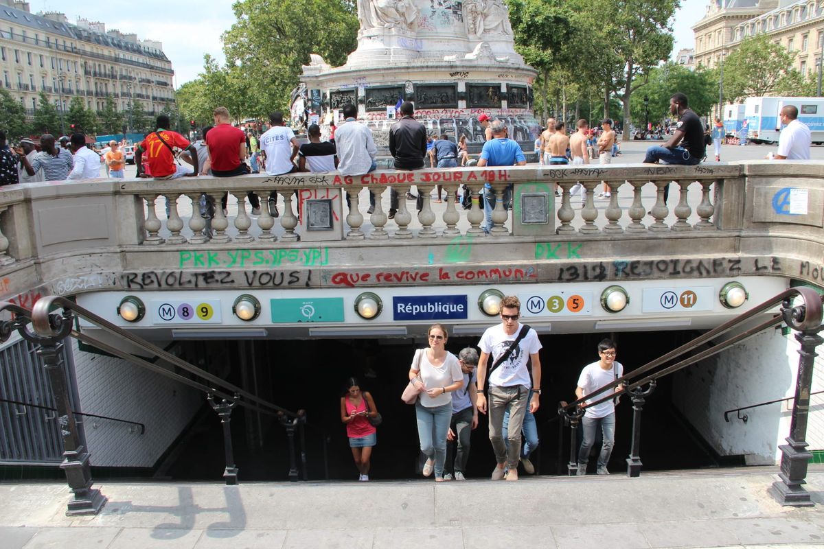 MÉTRO RÉPUBLIQUE