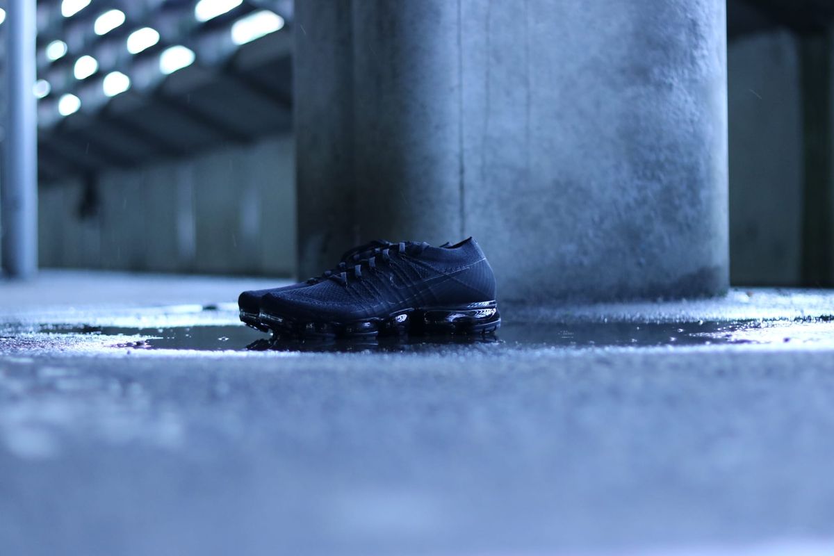 3 PAIRES DE RUNNING TRIPLE BLACK POUR L’HIVER ULTRABOOST LACELESS VAPORMAX GEL QUANTUM 360