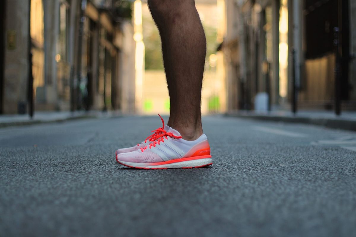 adidas running adizero boston boost Couleur White/ White/Solar Red (AQ5990)  Couleur Vapour Pink/Vapour Pink/Solar Red (AQ5993)