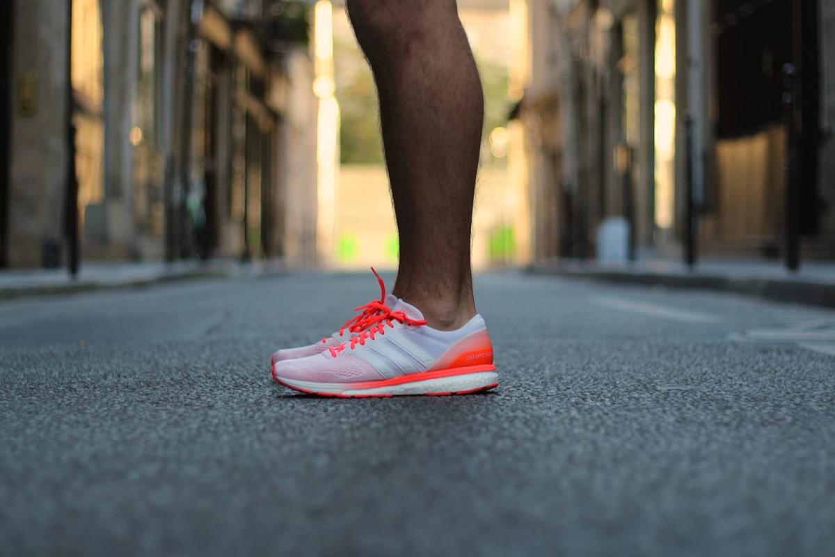 adidas running adizero boston boost Couleur White/ White/Solar Red (AQ5990) Couleur Vapour Pink/Vapour Pink/Solar Red (AQ5993)