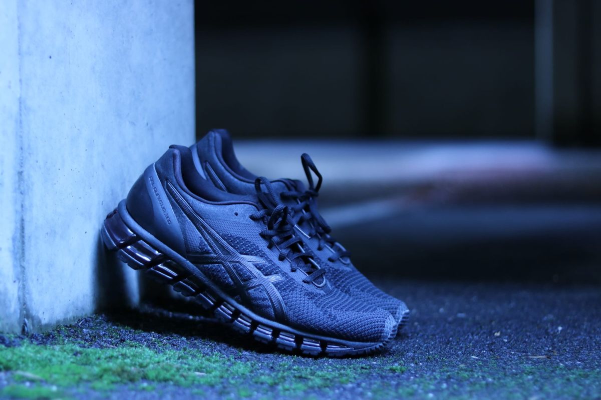 3 PAIRES DE RUNNING TRIPLE BLACK POUR L’HIVER ULTRABOOST LACELESS VAPORMAX GEL QUANTUM 360