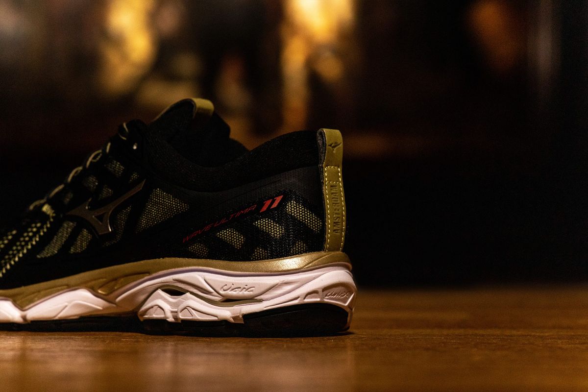 MIZUNO WAVE ULTIMA 11 JKSMUSEUM X REMBRANDT AMSTERDAM MARATHON