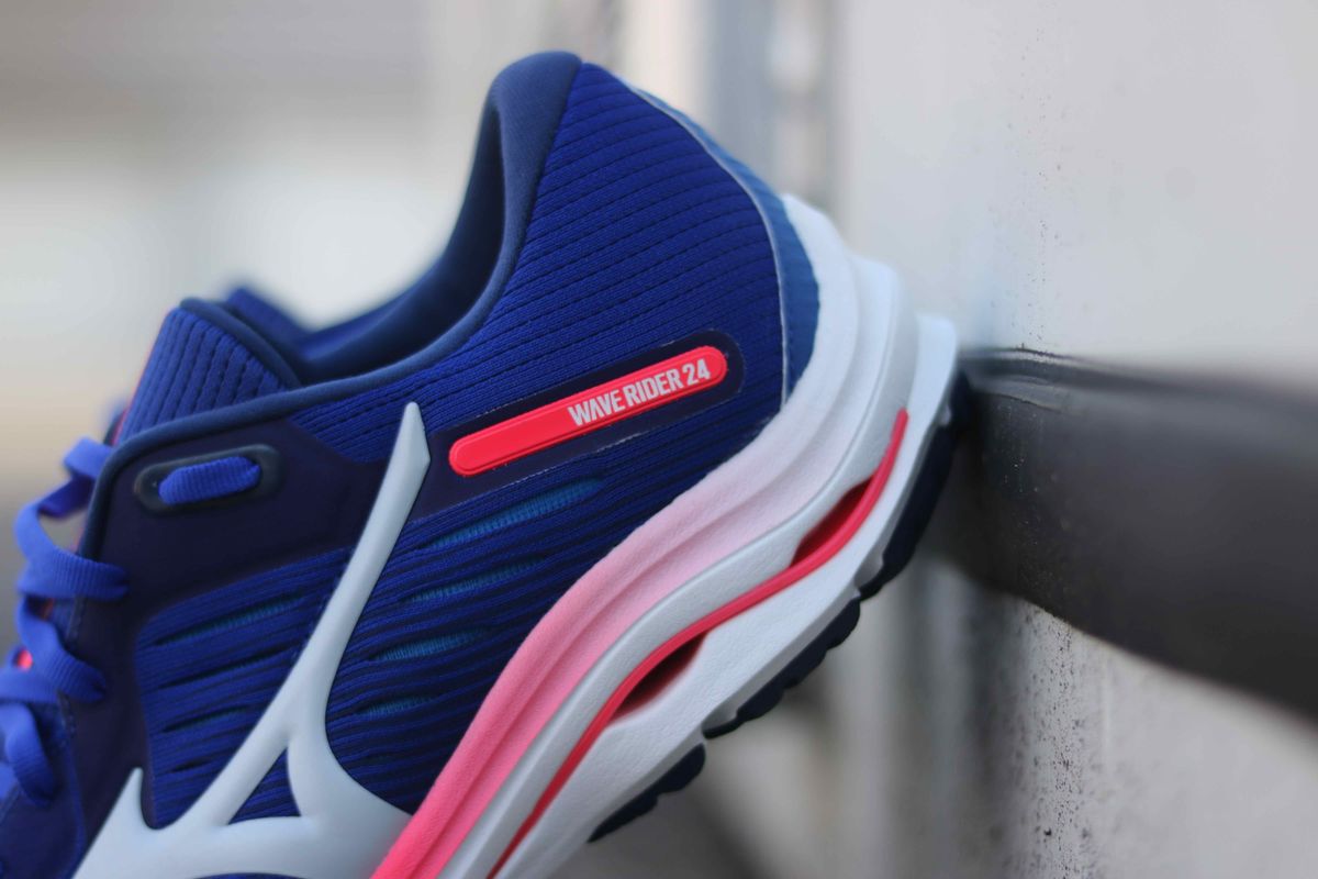 TEST MIZUNO WAVE RIDER 24