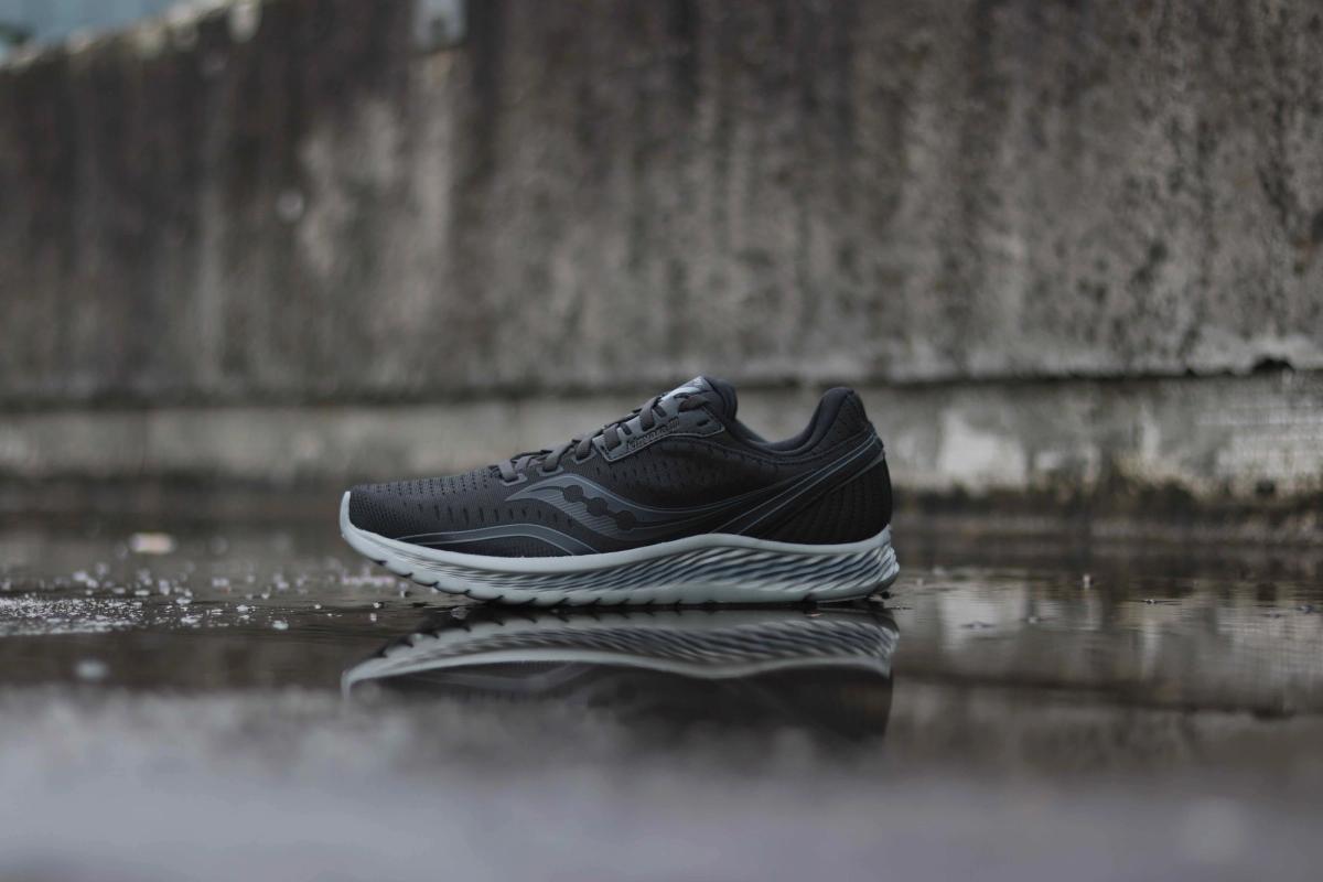 CONCOURS SAUCONY Saucony Kinvara 11 blackout black out