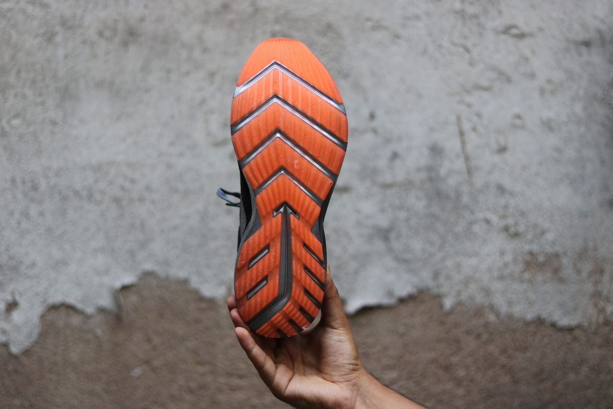 BROOKS LEVITATE 2 RUNNING DNA AMP KNIT