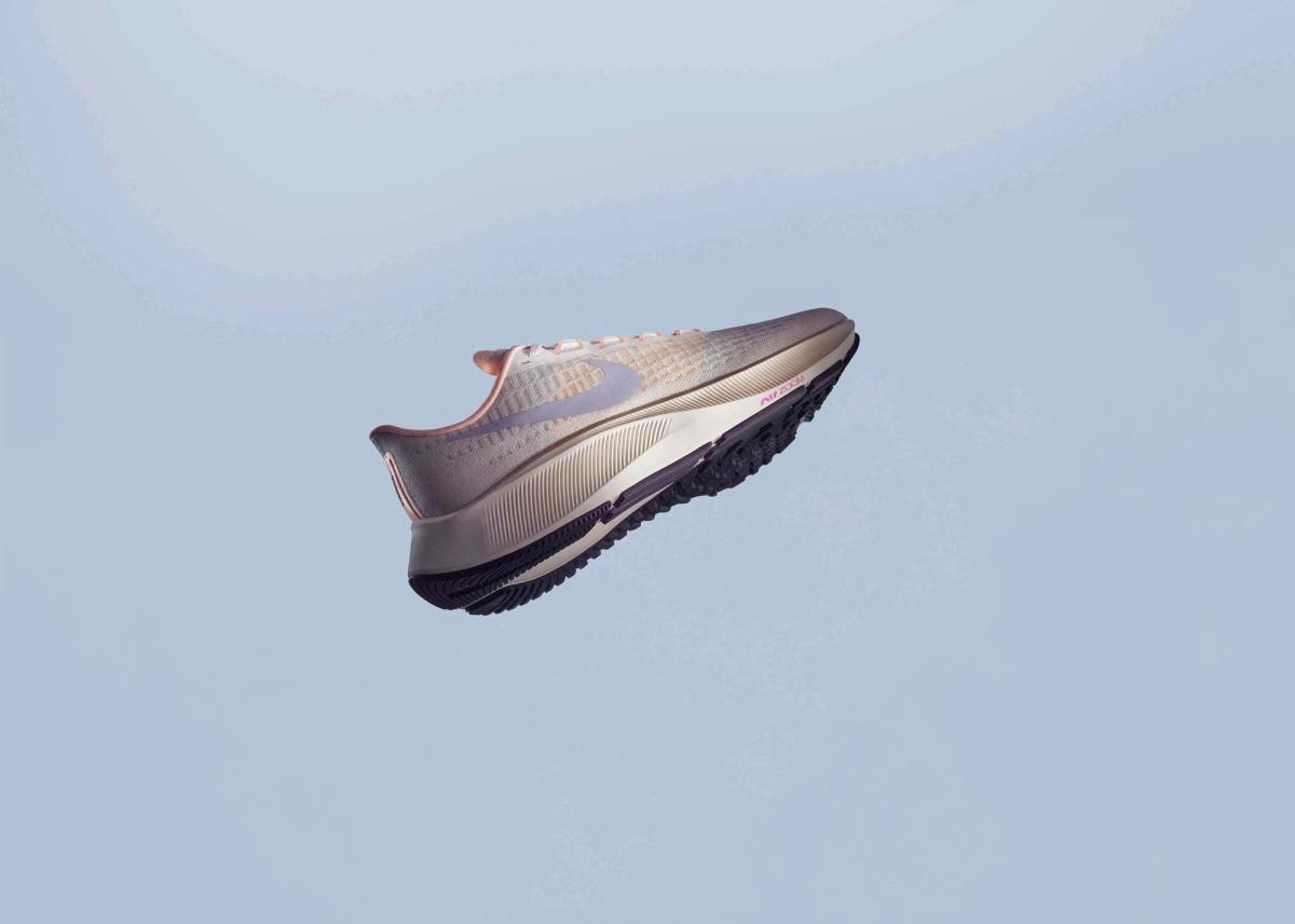 NIKE AIR ZOOM PEGASUS 37 RUNNING