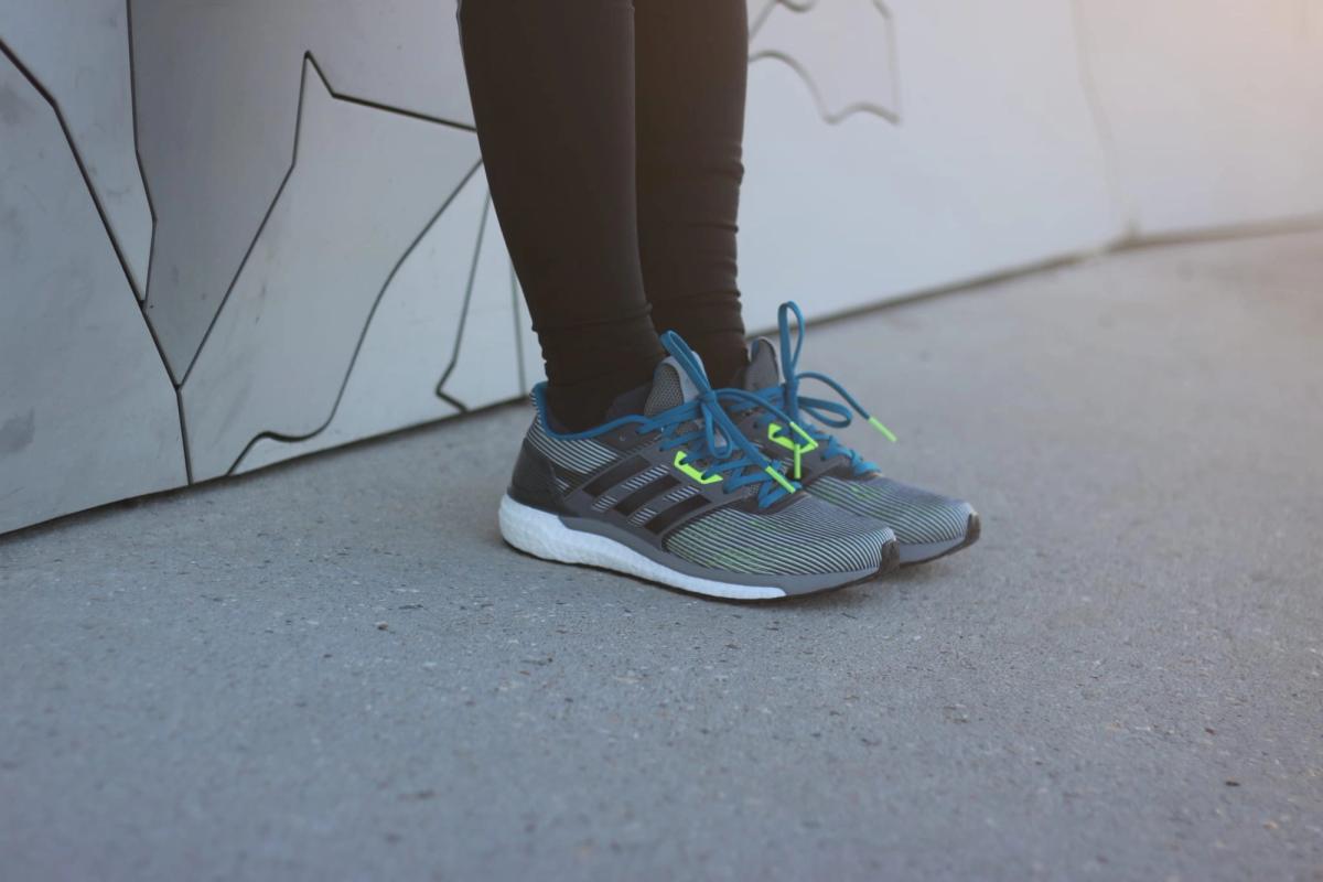 adidas running supernova chaussure run dynamique Couleur Vista Grey/Core Black/Unity Blue BA9933 Lgh Solid Grey/Footwear White/Medium Grey Heather Solid Grey BA9937