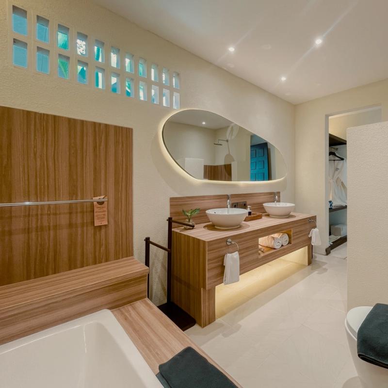 Spacious Bathroom