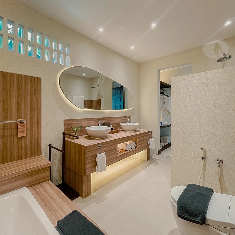 Spacious Bathroom