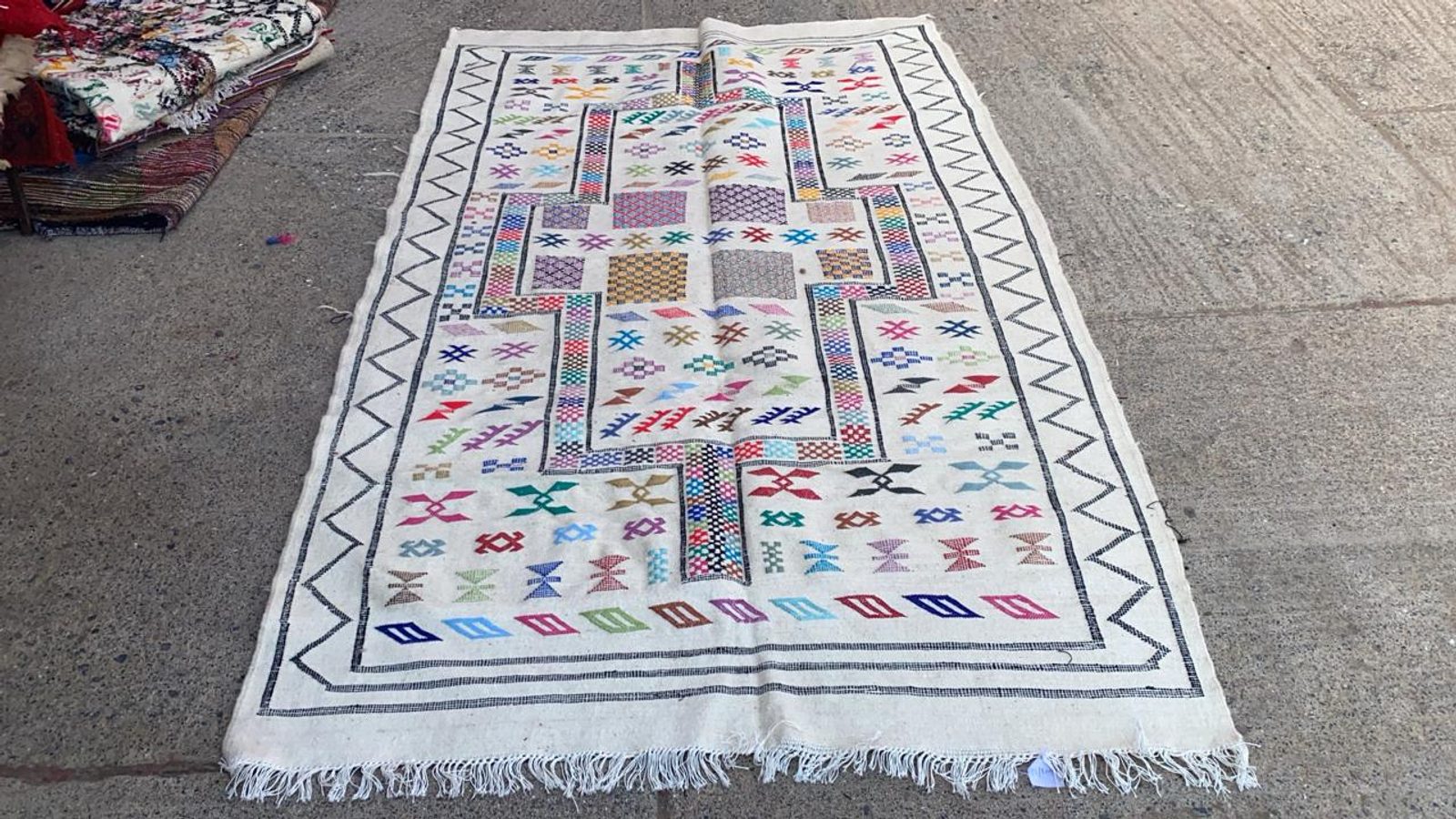 The "Stepped Mihrab" Hanbel: Fine Ivory Embroidered Moroccan Taznakht Kilim — view 6