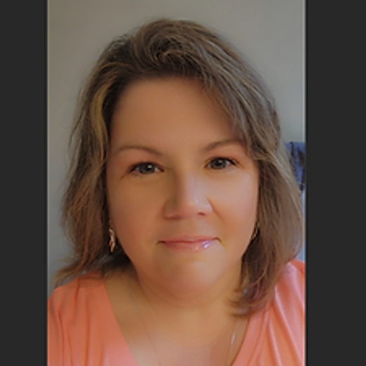 Carrie Pitts headshot