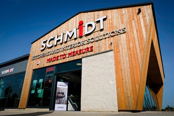 Schmidt, Grand Opening